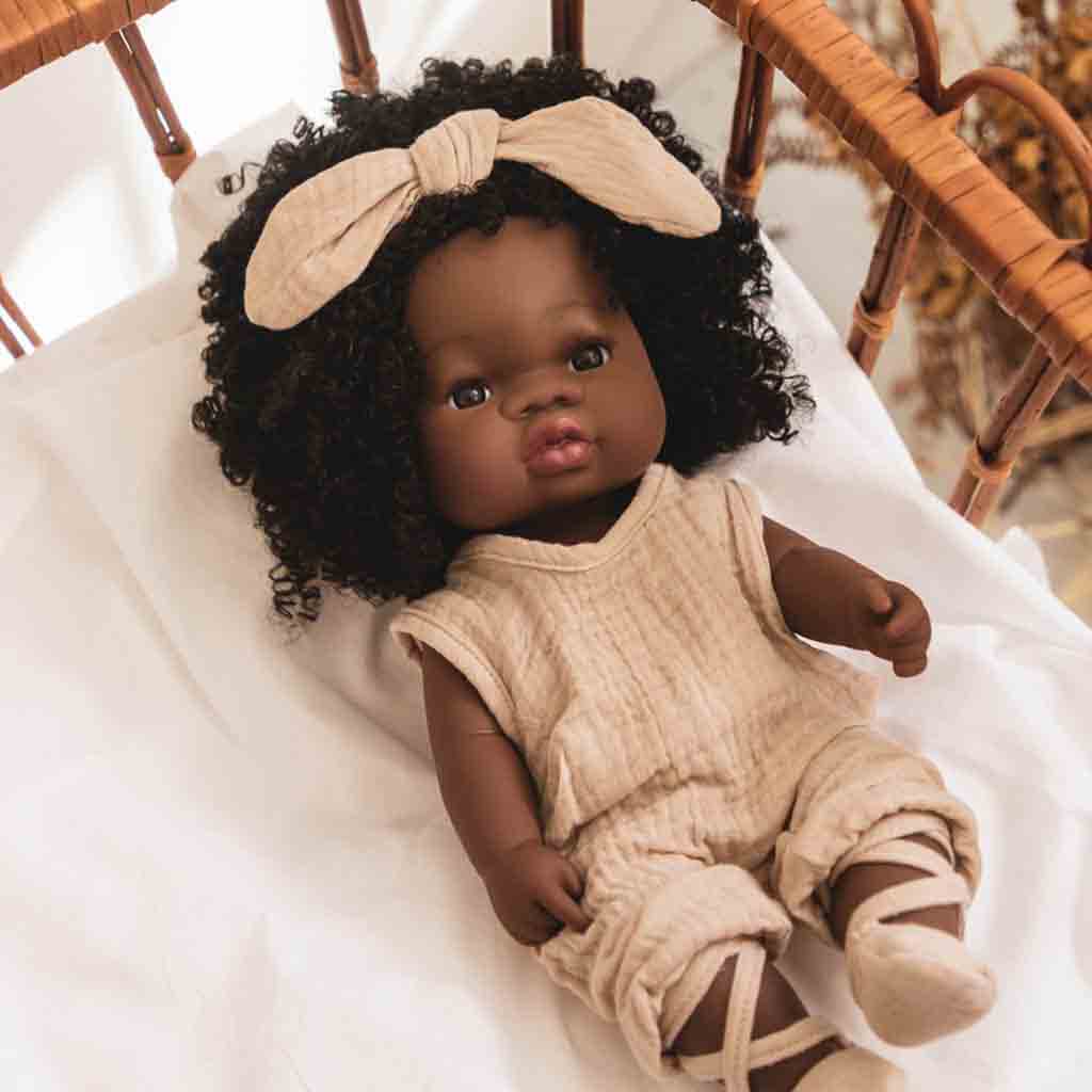 Mrs Ertha babypop met lang haar donkere krullen - 35 cm - Afbeelding 4