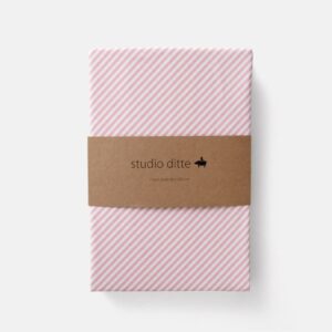 Studio Ditte hoeslaken met print strepen 90x200 - roze