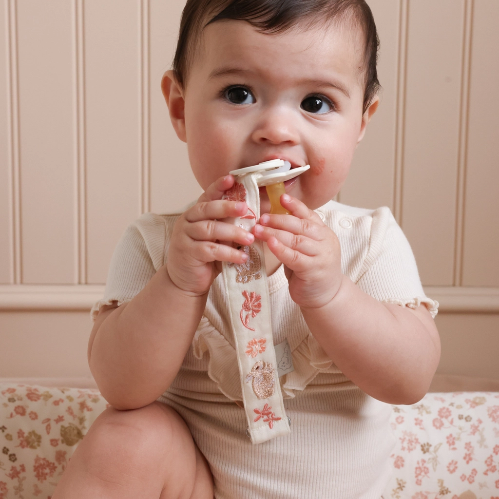 Beste kraamcadeaus baby – hartslagknuffels, speenkoorden en zachte babycadeaus
