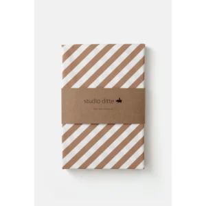 Studio Ditte hoeslaken met print strepen 90x200 - caramel