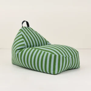Nobodinoz zitzak long beanbag green blue stripes in kinderkamer